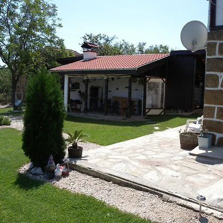 Guest house Relax 3*